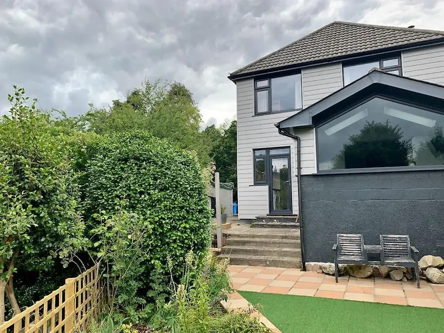 Modern 3 Bedroom Home In Coy Pond, Poole United Kingdom