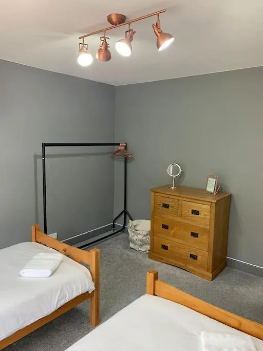 Modern 3 Bedroom Home In Coy Pond, Poole 0*,  United Kingdom